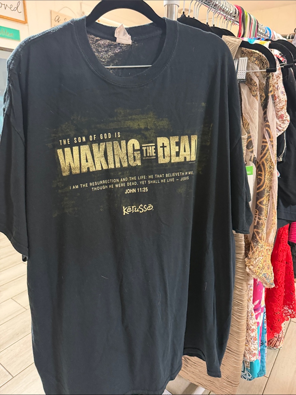 Vintage Gildam official survivors clubShort-Sleeve 'Waking the Dead' Graphic Tee